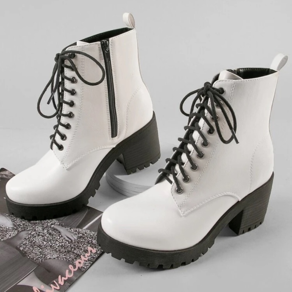 🌙 Leather heel Combat boots